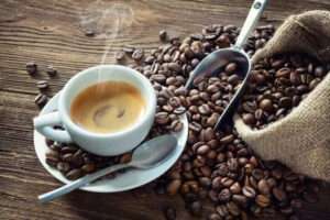 Read more about the article Da li je kafa štetna za zube? Evo šta trebate znati